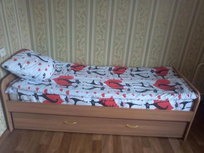 Лот: 7326177. Фото: 1. кровать с матрасом продам срочно... Кровати
