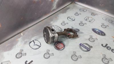 Лот: 23586422. Фото: 1. Поршень с шатуном Subaru Forester... Двигатель и элементы двигателя