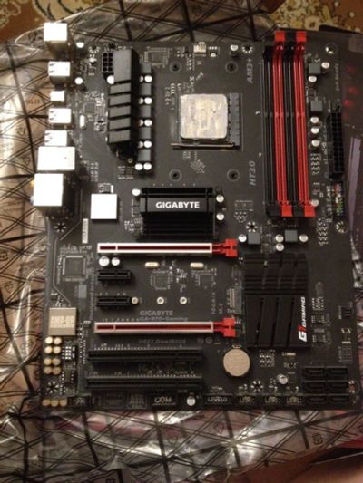 Лот: 10824524. Фото: 1. материнская плата игровая gigabyte... Материнские платы