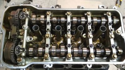 Лот: 13524360. Фото: 1. ГБЦ 2ZR - fe 1.8. Двигатель и элементы двигателя