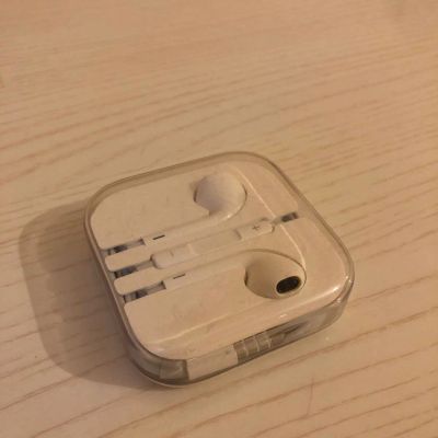 Лот: 11394316. Фото: 1. Наушники Apple EarPods б/у. Наушники, гарнитуры