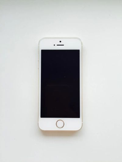 Лот: 4545867. Фото: 1. Продам iPhone 5S gold. Смартфоны