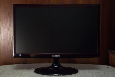 Лот: 10554423. Фото: 1. Продам 21.5' монитор Samsung s22s300h... ЖК-мониторы