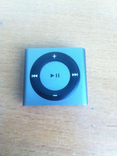 Лот: 11164767. Фото: 1. ipod shuffle 4. Плееры