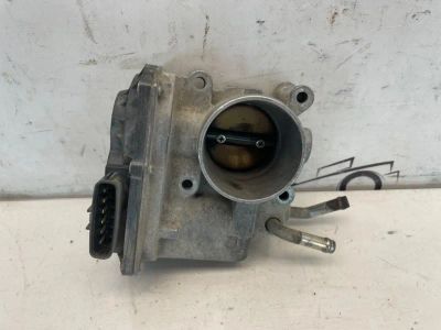 Лот: 24567153. Фото: 1. заслонка дроссельная Mitsubishi... Двигатель и элементы двигателя