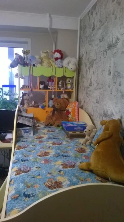 Лот: 7614633. Фото: 1. Детская кровать со столом "Фруттис... Детские кровати и кроватки