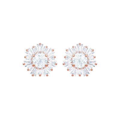 Лот: 23900172. Фото: 1. Серьги Цветок с кристаллами SWAROVSKI. Другое (ювелирные изделия, бижутерия, часы)