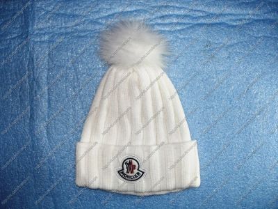 Лот: 6968916. Фото: 1. Шапка Moncler белая Размеры: 8-10л. Головные уборы