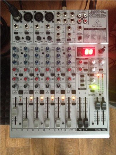 Лот: 11479718. Фото: 1. Микшер Behringer UB1204FX-PRO... Микшеры, предусилители, микрофонные эффекты