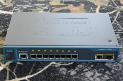 Лот: 4424285. Фото: 1. Коммутатор Cisco Catalyst 2960-8TC-L. Маршрутизаторы (роутеры)