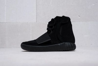 Лот: 11618517. Фото: 1. Кроссовки Adidas Yeezy 750 Boost. Кеды, кроссовки, слипоны