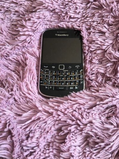Лот: 9560708. Фото: 1. blackberry 9900. Смартфоны
