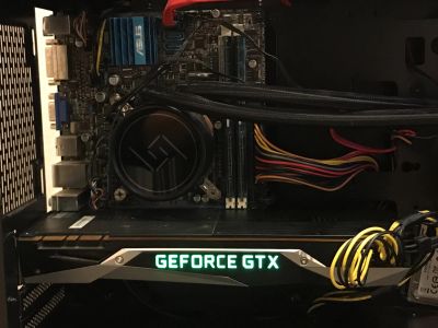 Лот: 16528352. Фото: 1. видеокарта 1080 ti Founders Edition. Видеокарты