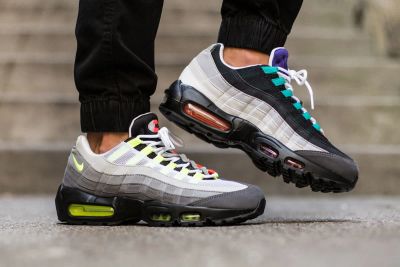 Лот: 10387939. Фото: 1. Кроссовки Nike Air Max 95 OG QS... Кеды, кроссовки, слипоны