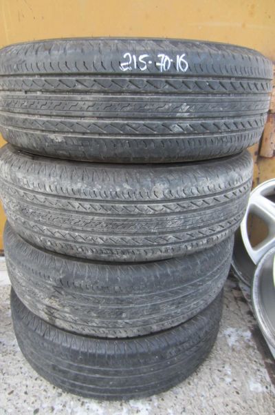 Лот: 8969730. Фото: 1. Bridgestone 215/70R16 (4 колеса... Шины