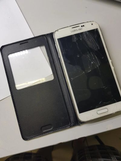 Лот: 11723670. Фото: 1. Samsung Galaxy S5. Смартфоны