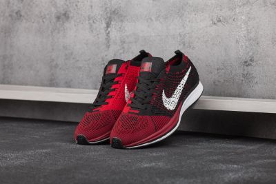 Лот: 12686226. Фото: 1. Кроссовки Nike Flyknit Racer... Кеды, кроссовки, слипоны