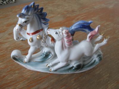 Лот: 18604482. Фото: 1. Фарфор. Лошадь с жеребенком. СССР... Фарфор, керамика