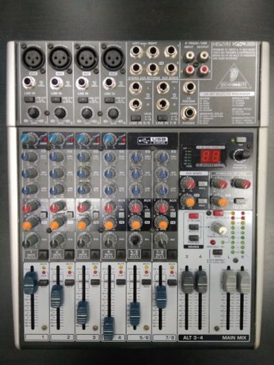 Лот: 13923265. Фото: 1. Микшерный пульт Behringer X1204. Микшеры, предусилители, микрофонные эффекты