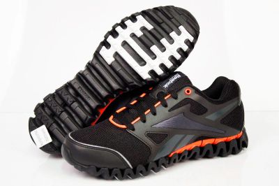 Лот: 3707834. Фото: 1. Кроссовки Reebok Zignano Fly 2... Кеды, кроссовки, слипоны