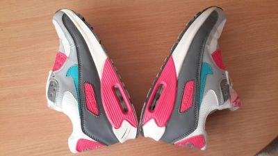 Лот: 5512568. Фото: 1. Кроссовки Nike Air max р.36. Кеды, кроссовки
