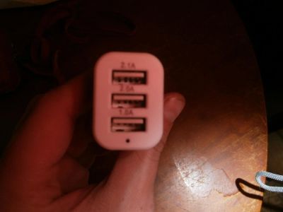 Лот: 6593640. Фото: 1. автомобильный адаптер USB автомобильное... Зарядные устройства, блоки питания, адаптеры сетевые для смартфонов