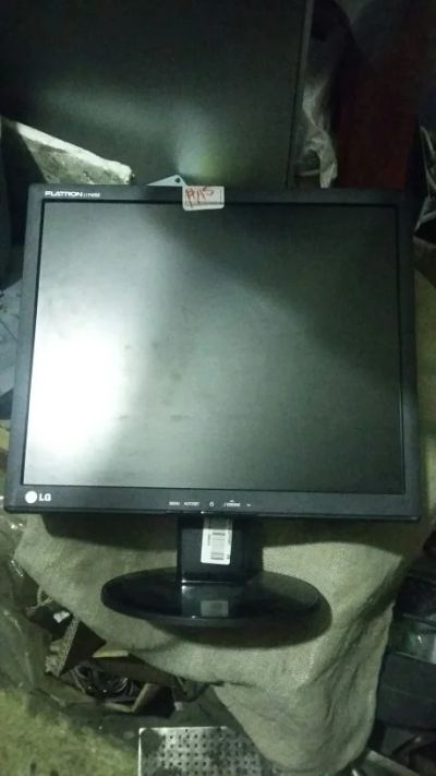 Лот: 10904157. Фото: 1. Монитор ЖК 17" LG Flatron L1742SЕ... ЖК-мониторы