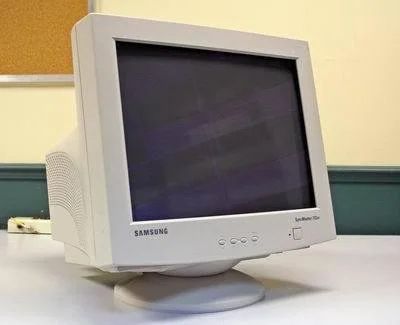 Лот: 4598304. Фото: 1. монитор 1. ЭЛТ-мониторы