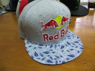 Лот: 9652541. Фото: 1. Бейсболка Red bull 2,3. Головные уборы