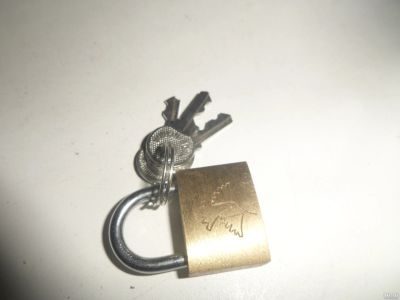 Лот: 17315349. Фото: 1. замочек маленький. Сувенирные мелочи