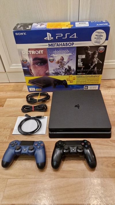 Лот: 18191977. Фото: 1. Sony PlayStation 4 Slim + доп... Консоли