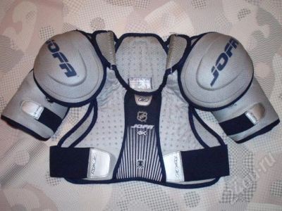 Лот: 328575. Фото: 1. Нагрудник хоккейный JOFA RBK 4K. Защита тела