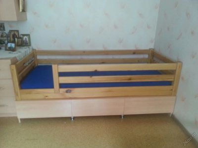 Лот: 15455383. Фото: 1. Детская кровать из дерева. Детские кровати и кроватки