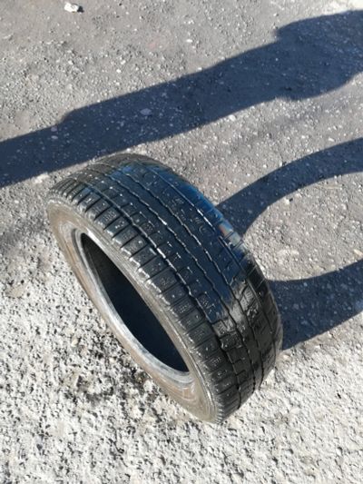 Лот: 12503713. Фото: 1. Шина зимняя Dunlop 215 60 16... Шины
