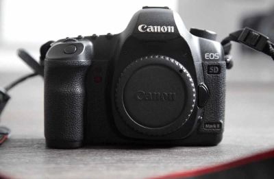 Лот: 6059983. Фото: 1. Canon 5D Mark2. Цифровые зеркальные