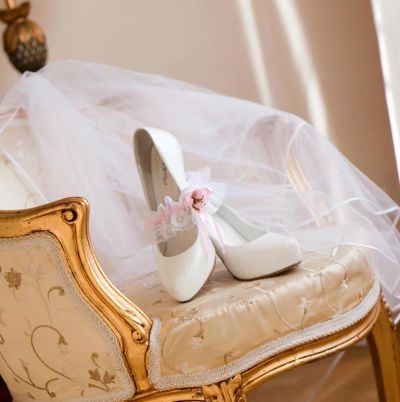 Лот: 5369018. Фото: 1. Свадебные туфли перламутровые... Другое (свадебная мода)