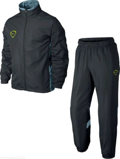 Лот: 9698634. Фото: 1. Спортивный костюм Nike . Оригинал... Спортивные костюмы