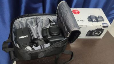 Лот: 17236654. Фото: 1. Canon EOS 80D Body + Батарейный... Цифровые зеркальные