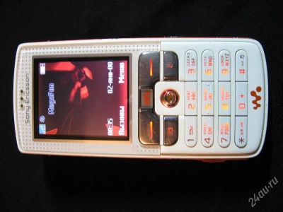 Лот: 1141230. Фото: 1. Sony Ericsson W800. Кнопочные мобильные телефоны
