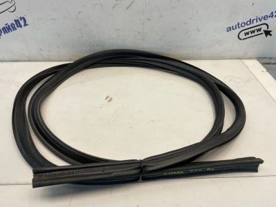 Лот: 22459438. Фото: 1. уплотнитель двери багажника Suzuki... Другое (автозапчасти)