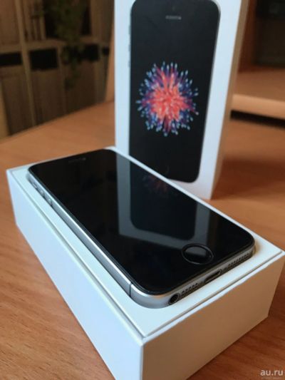 Лот: 13673393. Фото: 1. iPhone SE 32GB + бронестекло и... Смартфоны