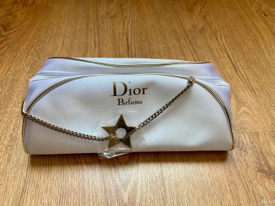 Лот: 15936710. Фото: 1. Сумка косметичка атласная Dior. Сумки