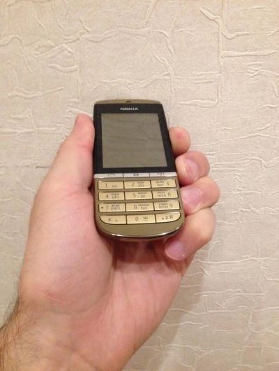 Лот: 6292112. Фото: 1. Nokia Asha 300. Кнопочные мобильные телефоны