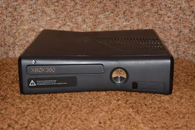 Лот: 4543200. Фото: 1. Xbox 360 Slim 250 gb (черная... Игровые приставки, консоли