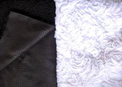 Лот: 10627707. Фото: 1. ткань мех белый и коричневый куски... Ткани, нитки, пряжа