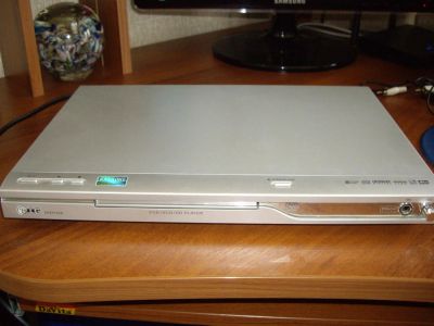 Лот: 8406194. Фото: 1. Продам DVD проигрыватель LG DKE575XB. DVD, Blu-Ray плееры