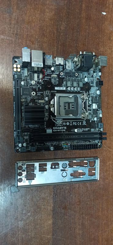 Лот: 22030276. Фото: 1. Gigabyte GA-H110N mini-ITX. Материнские платы