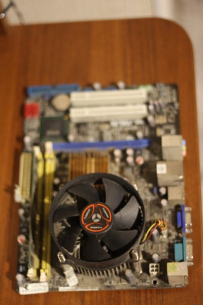 Лот: 15647937. Фото: 1. Asus P5KPL-AM + Celeron E4300... Материнские платы