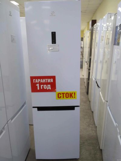 Лот: 13274996. Фото: 1. Холодильник indesit df 5200 w... Холодильники, морозильные камеры