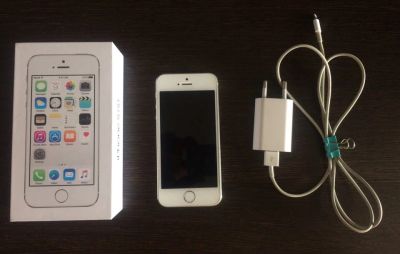 Лот: 9827027. Фото: 1. IPhone 5s 16gb Silver. Смартфоны